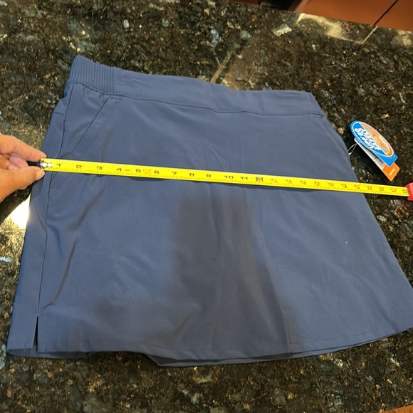 NWT- Columbia Athletic skort, size M - Picture 6 of 6